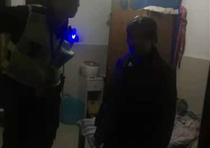 七旬老人深夜迷路，熱心特保護送回家 --五常輔警項目將迷路老人送