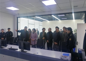 奉賢區柘林鎮領(lǐng)導一行到宗?？萍柬椖楷F場(chǎng)考察調研