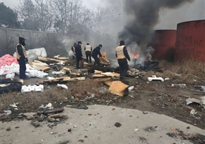 巡查遇見(jiàn)火情，宗保隊員協(xié)助滅火 --金橋市容項目隊員協(xié)助撲滅火情