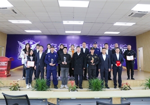 表彰獎勵鼓士氣 凝心聚力促發(fā)展—公司領(lǐng)導赴一線(xiàn)表彰獎勵員工